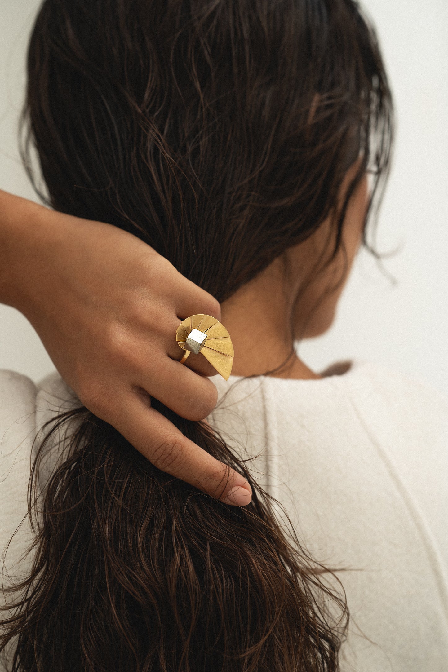 Anel Nautilus Dourado - Anéis | Vangloria Jewelry Design