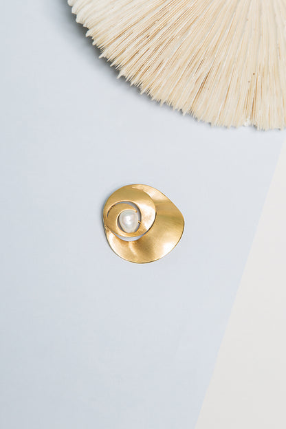 Pregadeira Pearl Shell Escovada - Pregadeira | Vangloria Jewelry Design